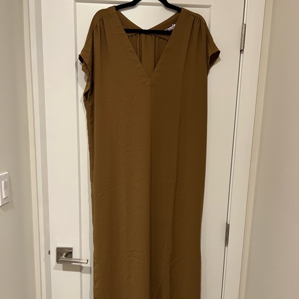 [ Host Pick ] 💚2/$40 Women's Midi Dress
